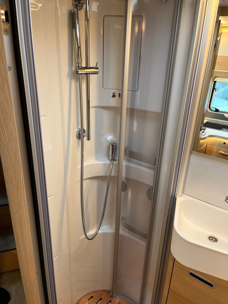 Fahrzeugabbildung HYMER / ERIBA / HYMERCAR Hymer B-MC I 600 Blackline