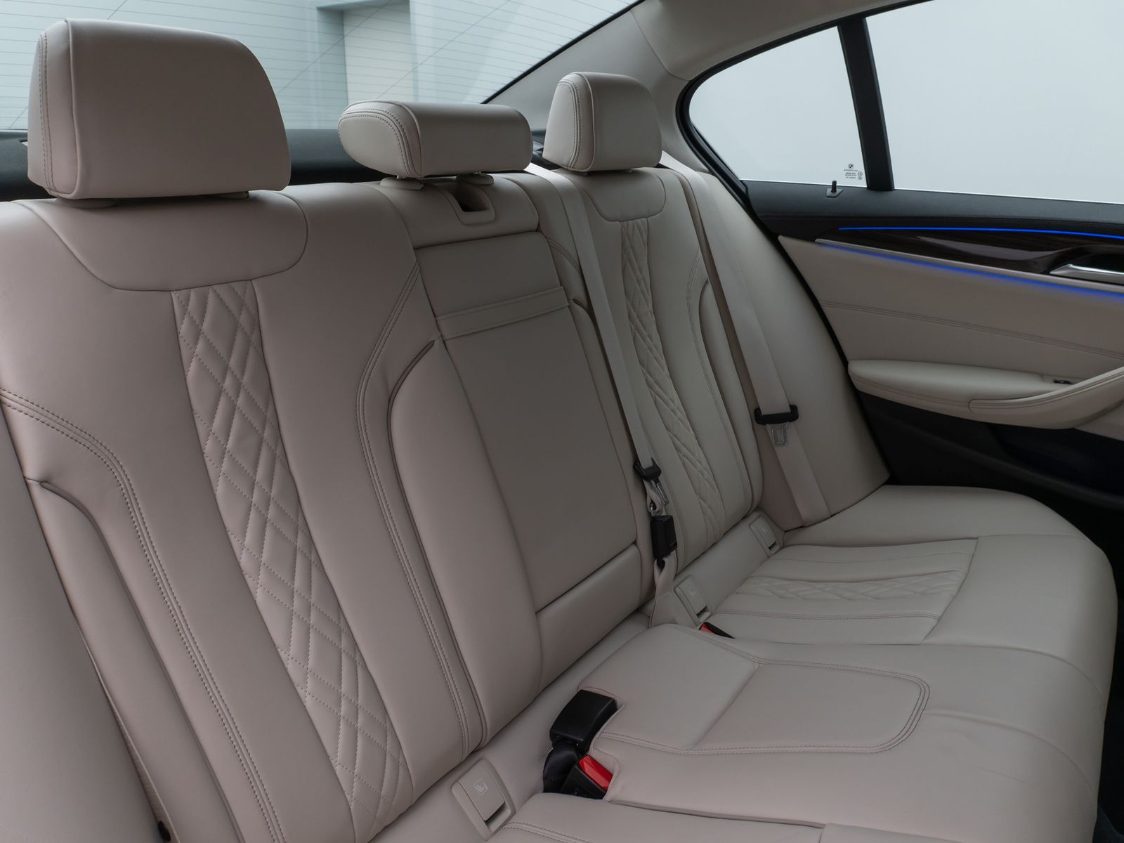 Fahrzeugabbildung BMW 540i Luxury Line Kamera Glasdach Laser HUD H/K