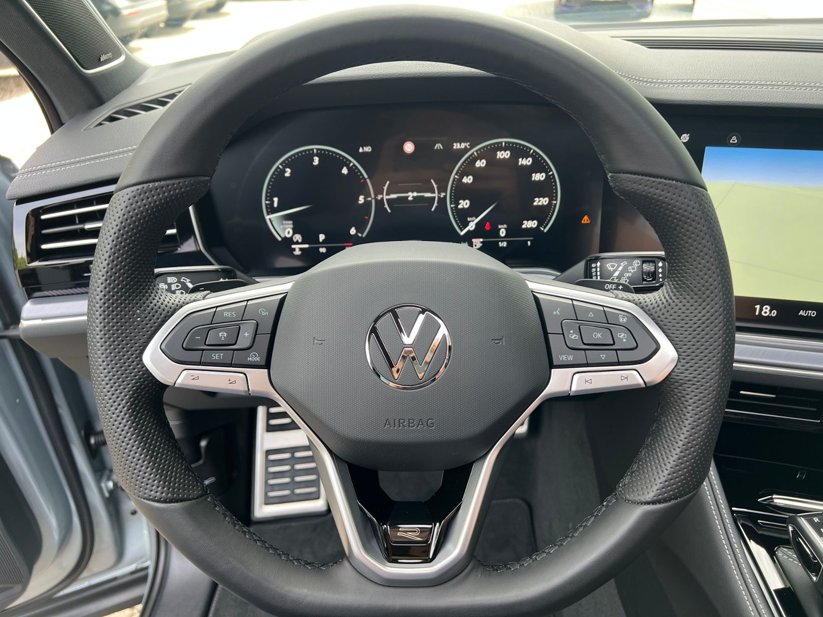 Fahrzeugabbildung Volkswagen Touareg R-Line 3.0 TDI *BlackStyle, AHK, Luft, P
