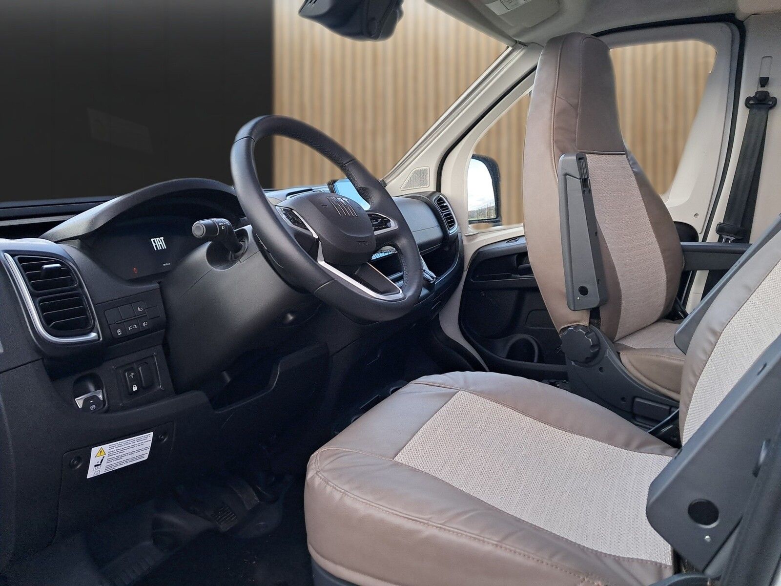 Fahrzeugabbildung Eura Mobil Profila T PT 675 SB AHK,Markise,Solar,SAT