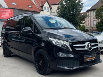 Mercedes V 220 - 2
