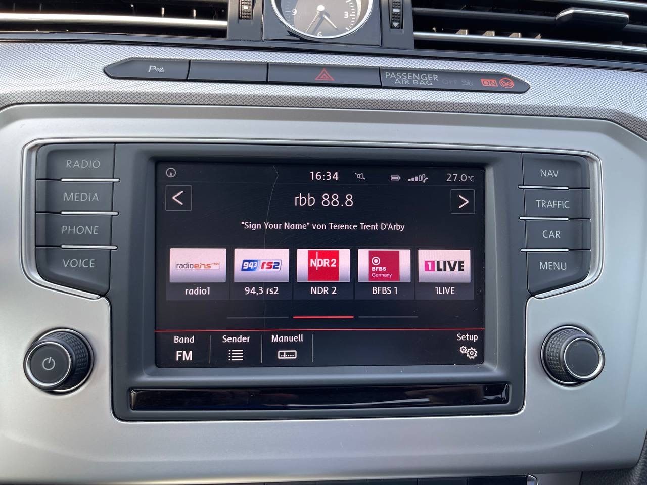 Fahrzeugabbildung Volkswagen Passat 1.4 TSI Comfortline*ParkPilot*AppConnect*