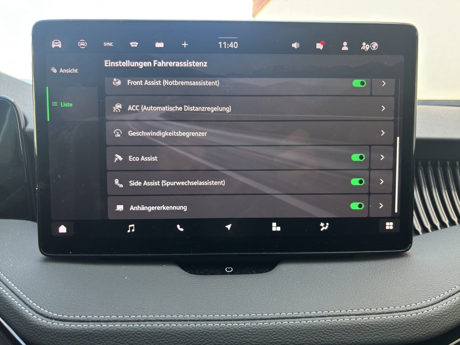Fahrzeugabbildung SKODA Superb Combi L&K 1,5 TSI iV 150 kW DSG