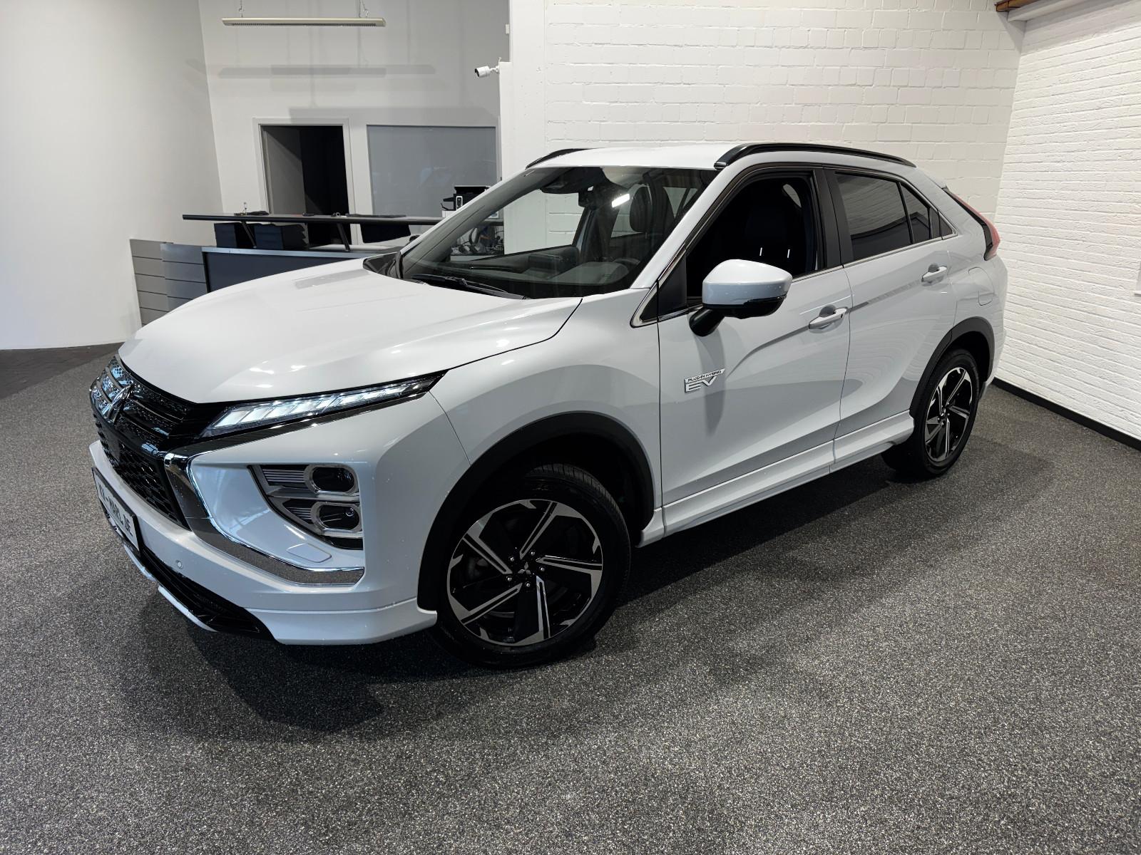 Mitsubishi Eclipse Cross Plus Select Black 4WD STANDHEIZUNG