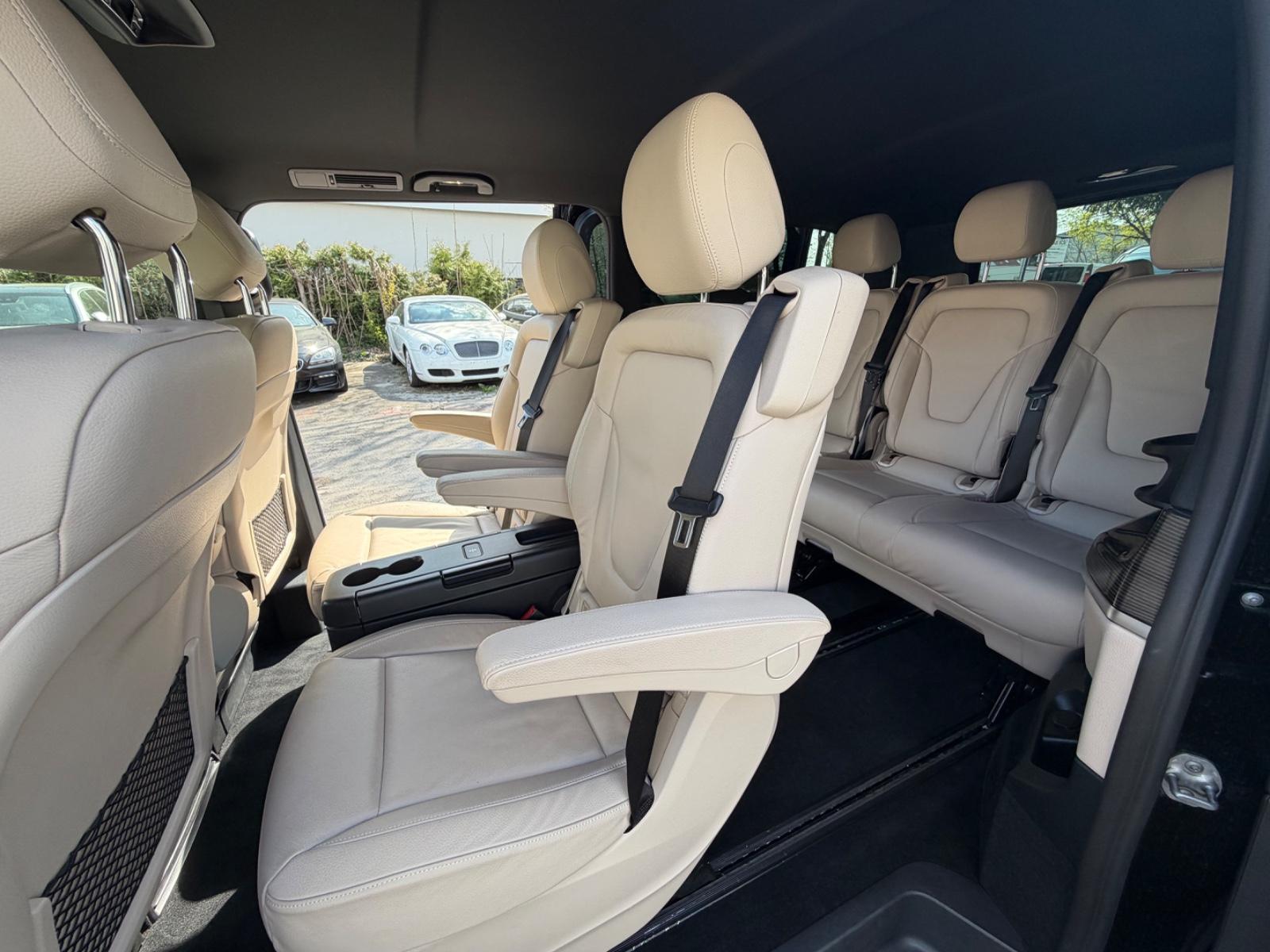 Mercedes-Benz V250d°AVANTGARDE°4MATIC°extralang°MietwagenPaket