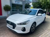 Hyundai i30 Family +Klima*Navigation*Kamera*1.Hand* - Hyundai: Unfallwagen