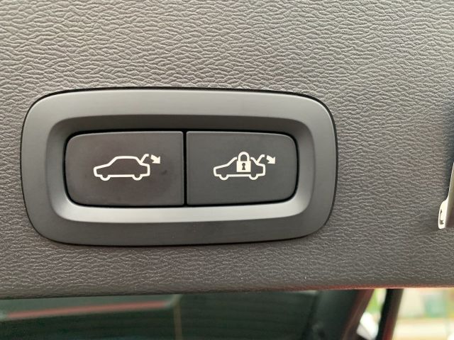 Fahrzeugabbildung Volvo XC40 Momentum Pro AHK Leder LED Kamera Ha-Kardon