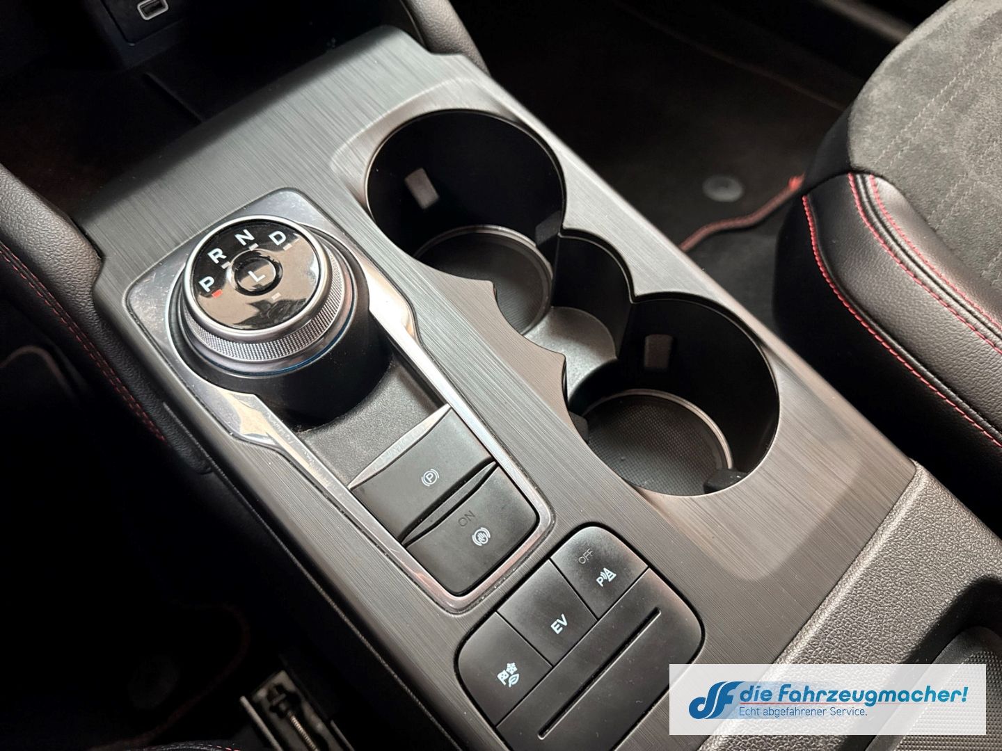 Fahrzeugabbildung Ford Kuga Plug-In Hybrid ST-Line X Navi Digitales Coc