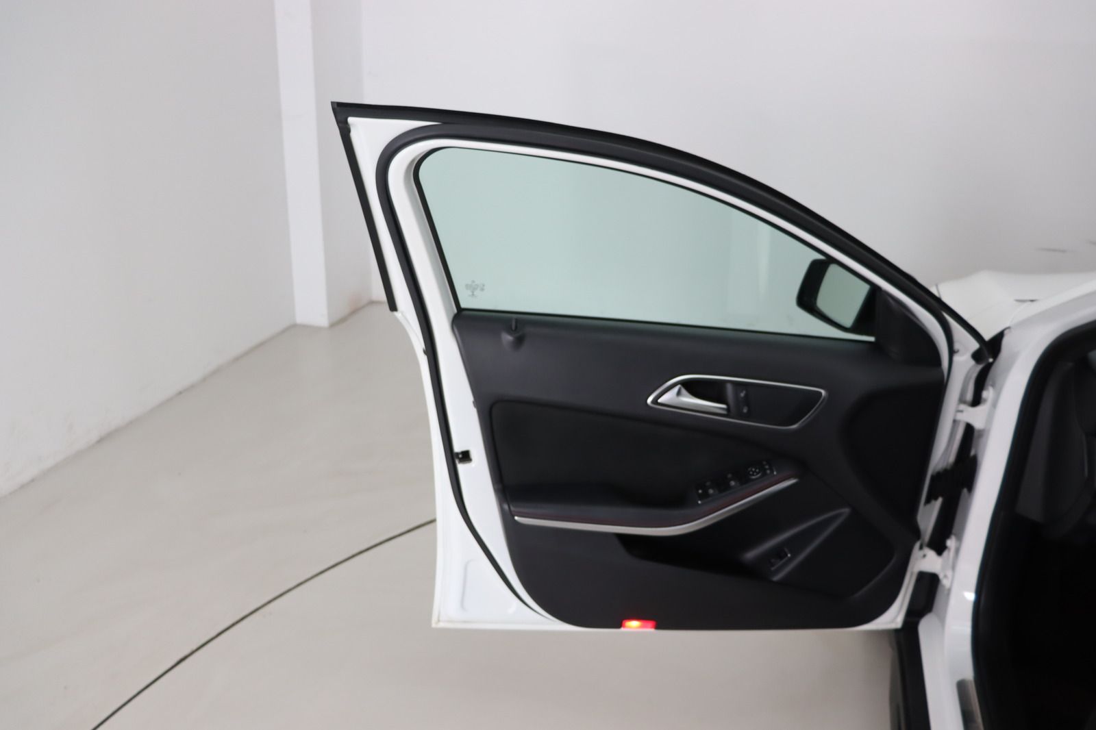 Fahrzeugabbildung Mercedes-Benz GLA 220 d AMG-line * LED * Navi * Pano