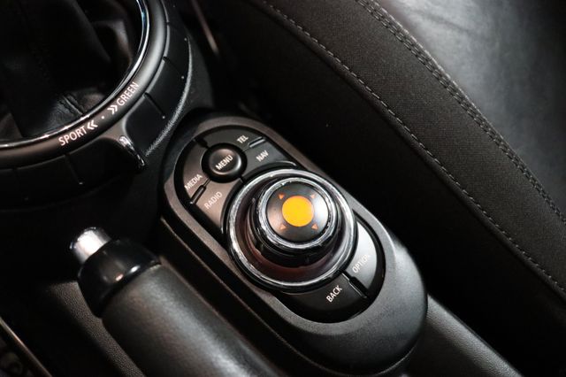 Fahrzeugabbildung MINI Mini Cooper 5-trg.|PANO|LED-RING|PDC|CHILI|BT