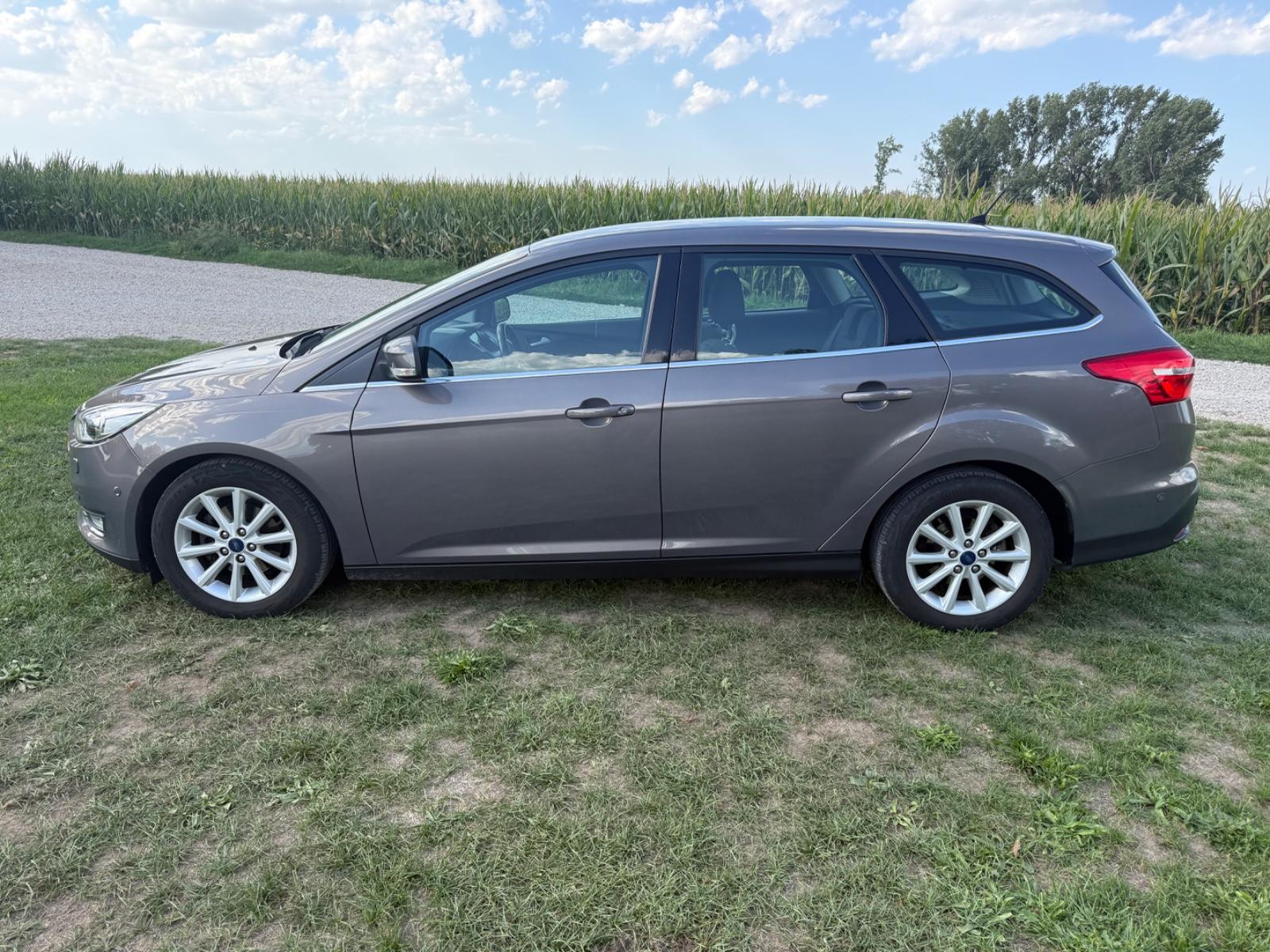 Ford Focus Turnier Titanium TÜV 06/27*Fährt Schön