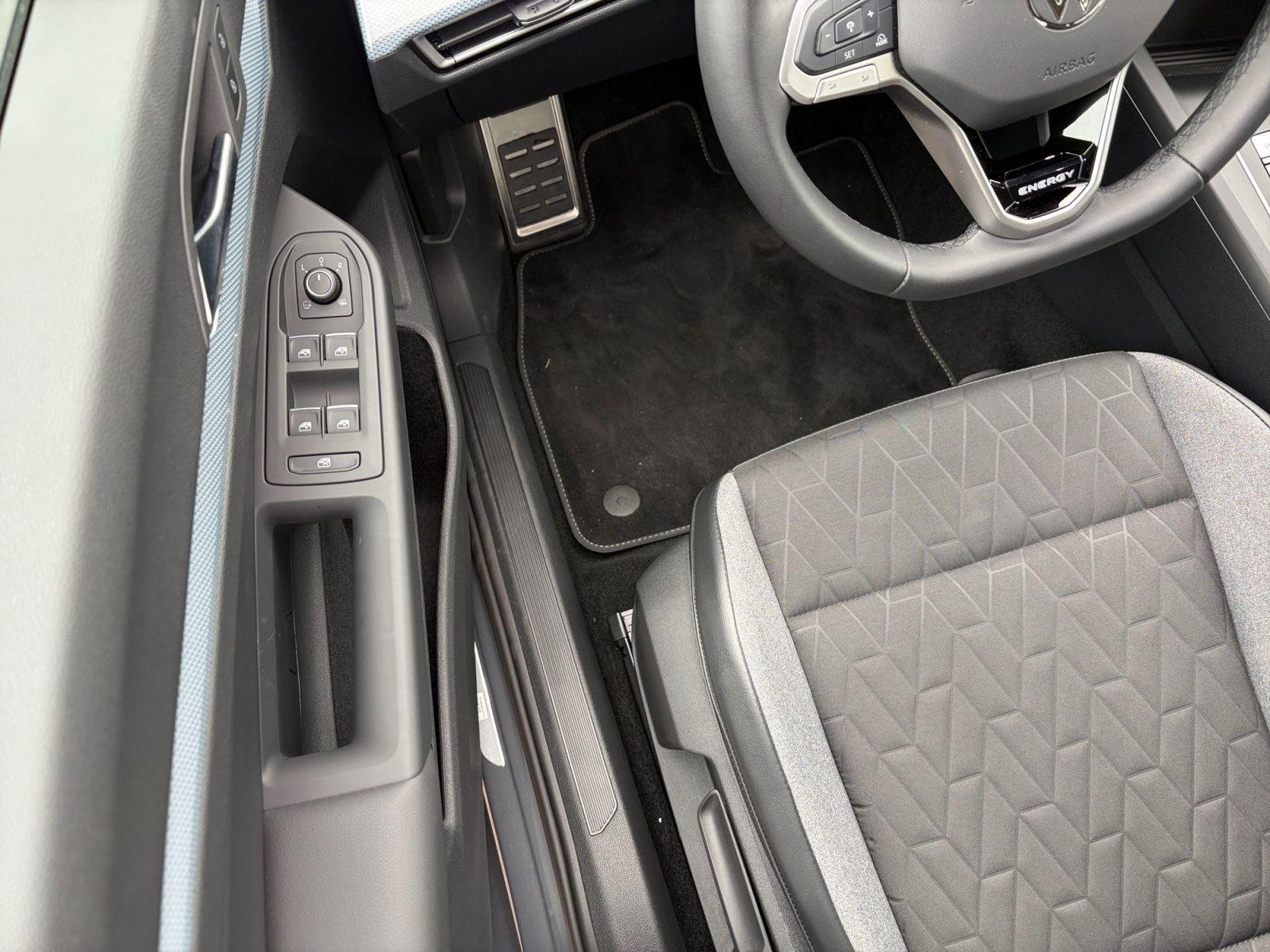 Volkswagen Golf VIII 1.5 eTSI Energy DSG AHK LED, миниатюра 14