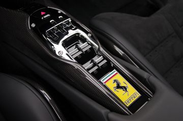 Ferrari 296 GTS*DaytonaRacingSeat,Lift,JBL,Carbon,Alkant