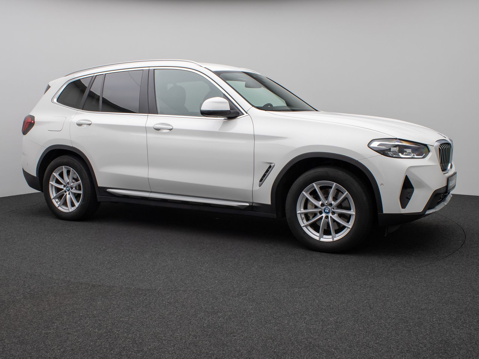 Fahrzeugabbildung BMW X3 xD30e Kamera HUD DAB HiFi Stop&Go AHK Sport