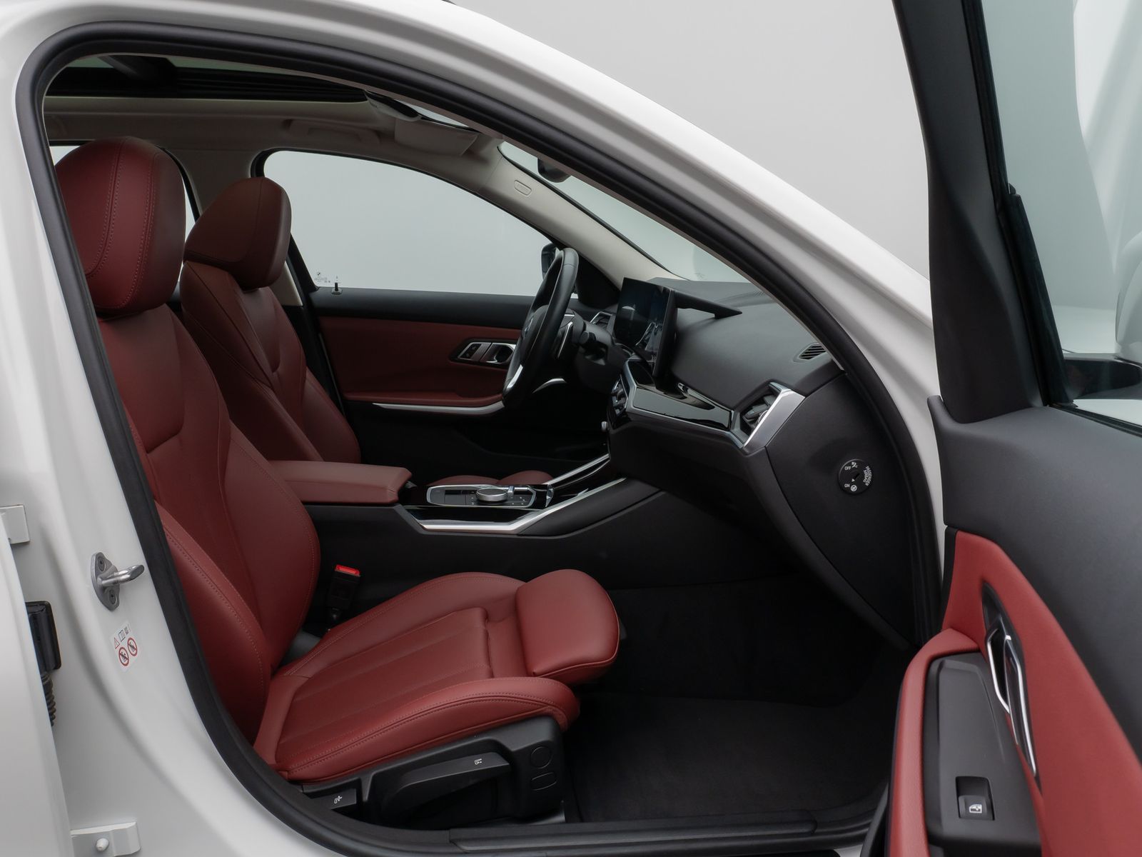 Fahrzeugabbildung BMW 330e xD Panorama DAB CockPit+ Widscr Sport Leder