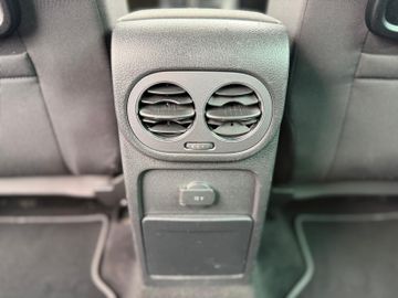 Volkswagen Tiguan - 12