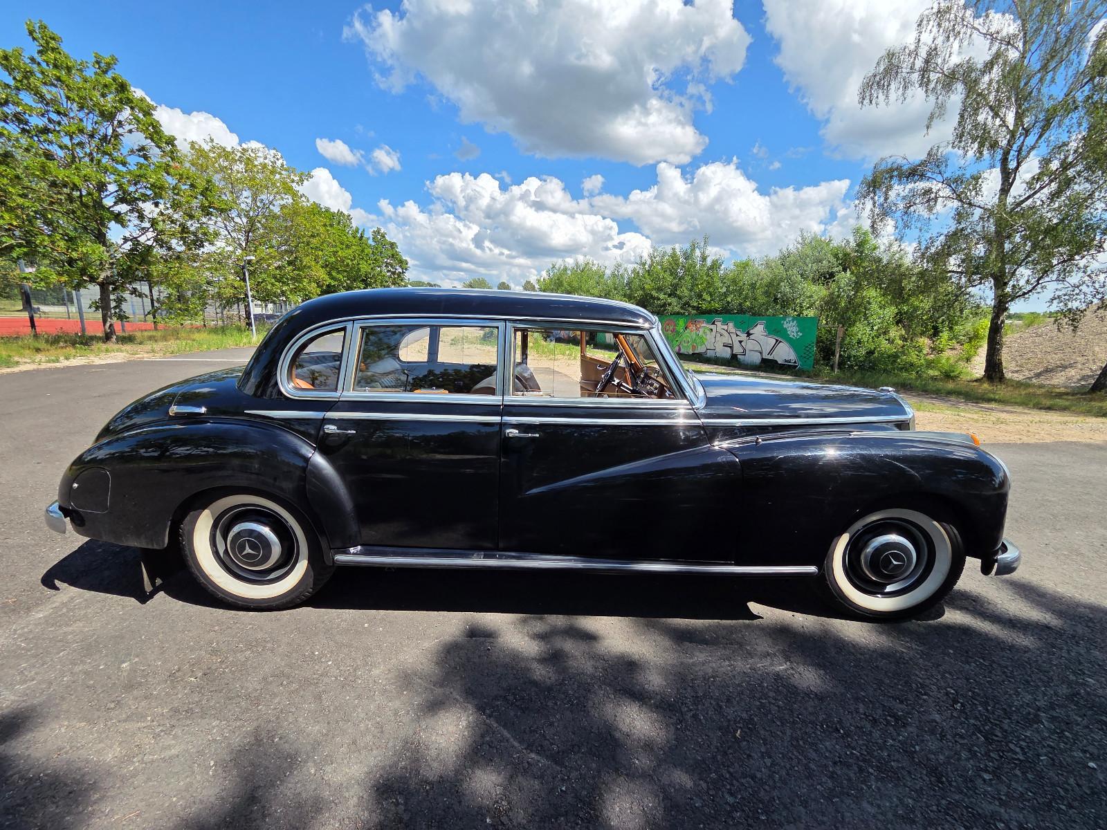 Mercedes-Benz 300