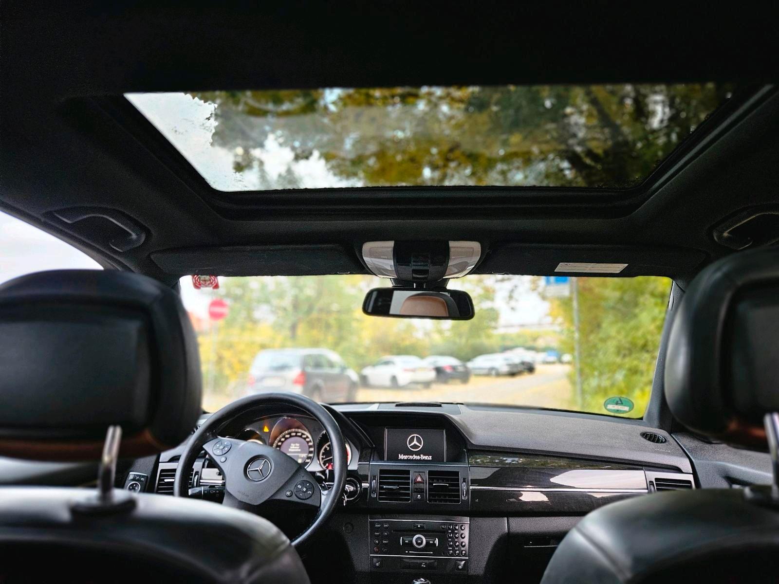 Mercedes-Benz GLK350 2011 — photo 15