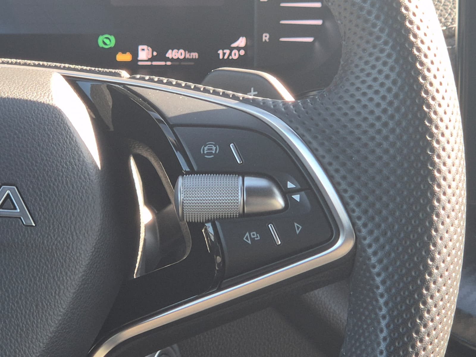 Fahrzeugabbildung SKODA Octavia 1.5 DSG Sportline PANO*MATRIX*AHK*5J.GAR