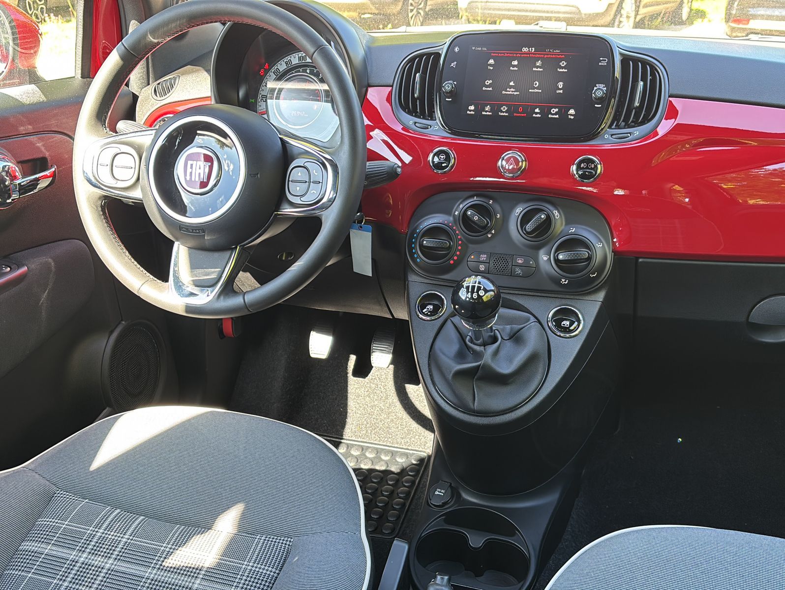 Fahrzeugabbildung Fiat 500 1.0 Hybrid Lounge