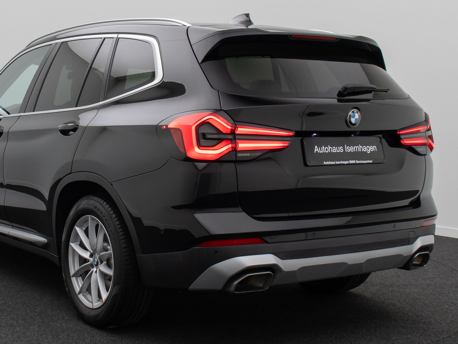Fahrzeugabbildung BMW X3 xD30d H/K DAB Kamera Leder Panorama MSport