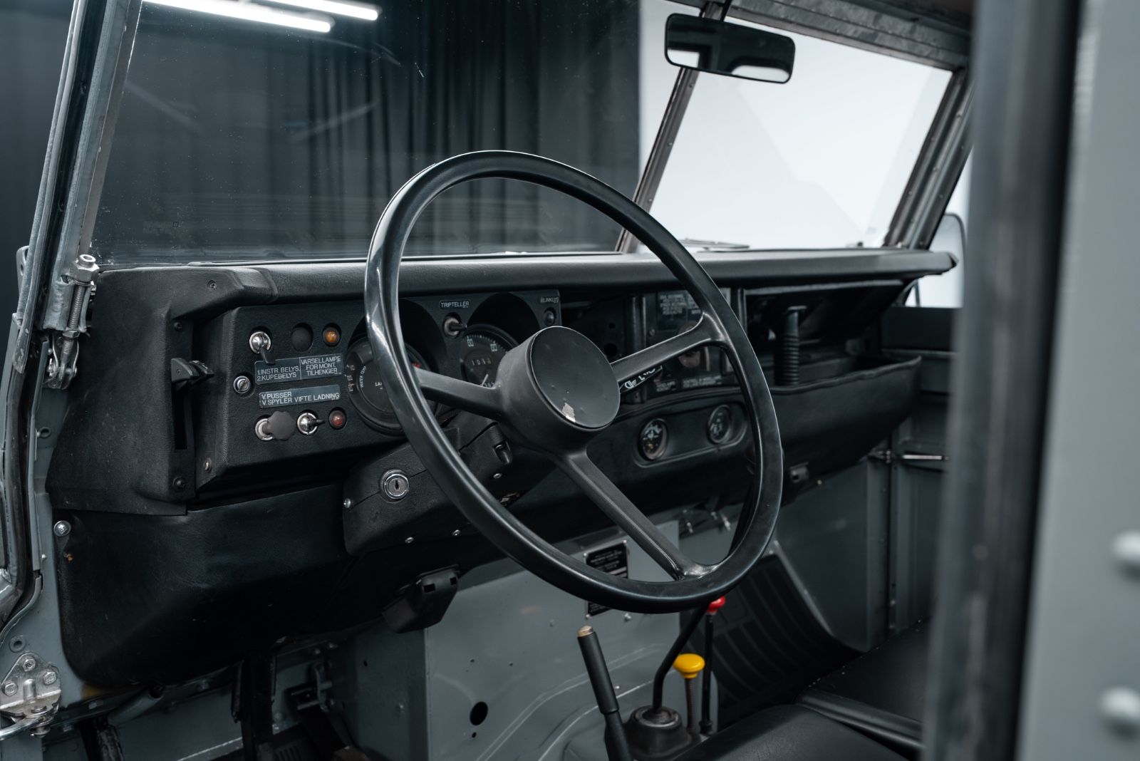 Fahrzeugabbildung Land Rover Serie III 109 LWB/MILITÄRAUSFÜHRUNG/RESTAURIERT