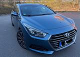 Hyundai i40 Kombi 1.7 CRDi Navi Pano DCT AHK  - blaue Hyundai i40