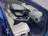 Jaguar XE P250 Aut. R-Dynamic Black - Jaguar XE: R Dynamic Black