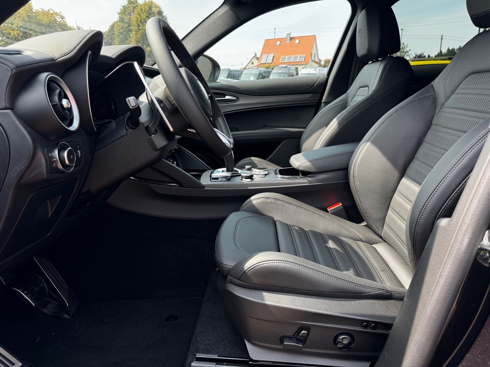 Fahrzeugabbildung Alfa Romeo Stelvio 2.9 V6 Bi-T.  Quadrifoglio NAVI ALLRAD