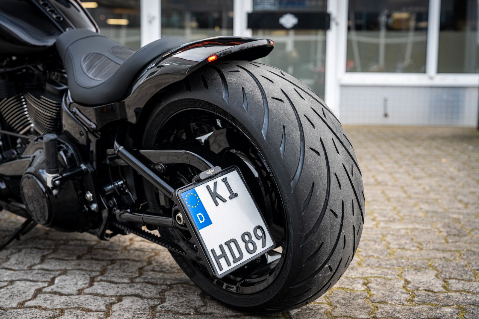 Fahrzeugabbildung Harley-Davidson ALL DARK FAT BOY FLFBS 114 ci - JEKILL&HYDE