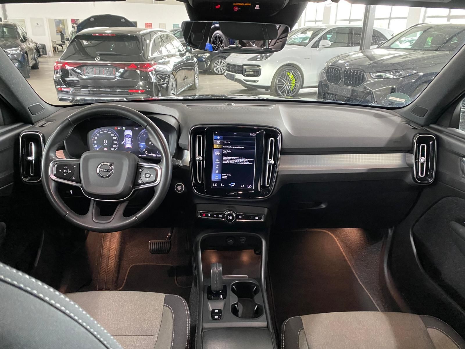 Fahrzeugabbildung Volvo XC40 Momentum Pro/Navi/LED/SH/