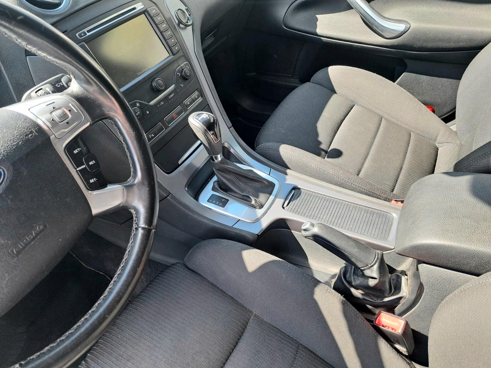 Ford Mondeo 2010 — photo 8