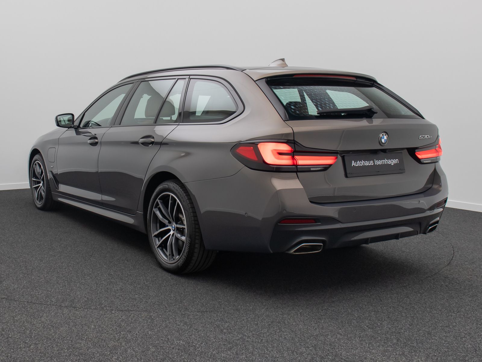 Fahrzeugabbildung BMW 530e M Sport 360°Laser HUD DAB Panorama H/K 18"