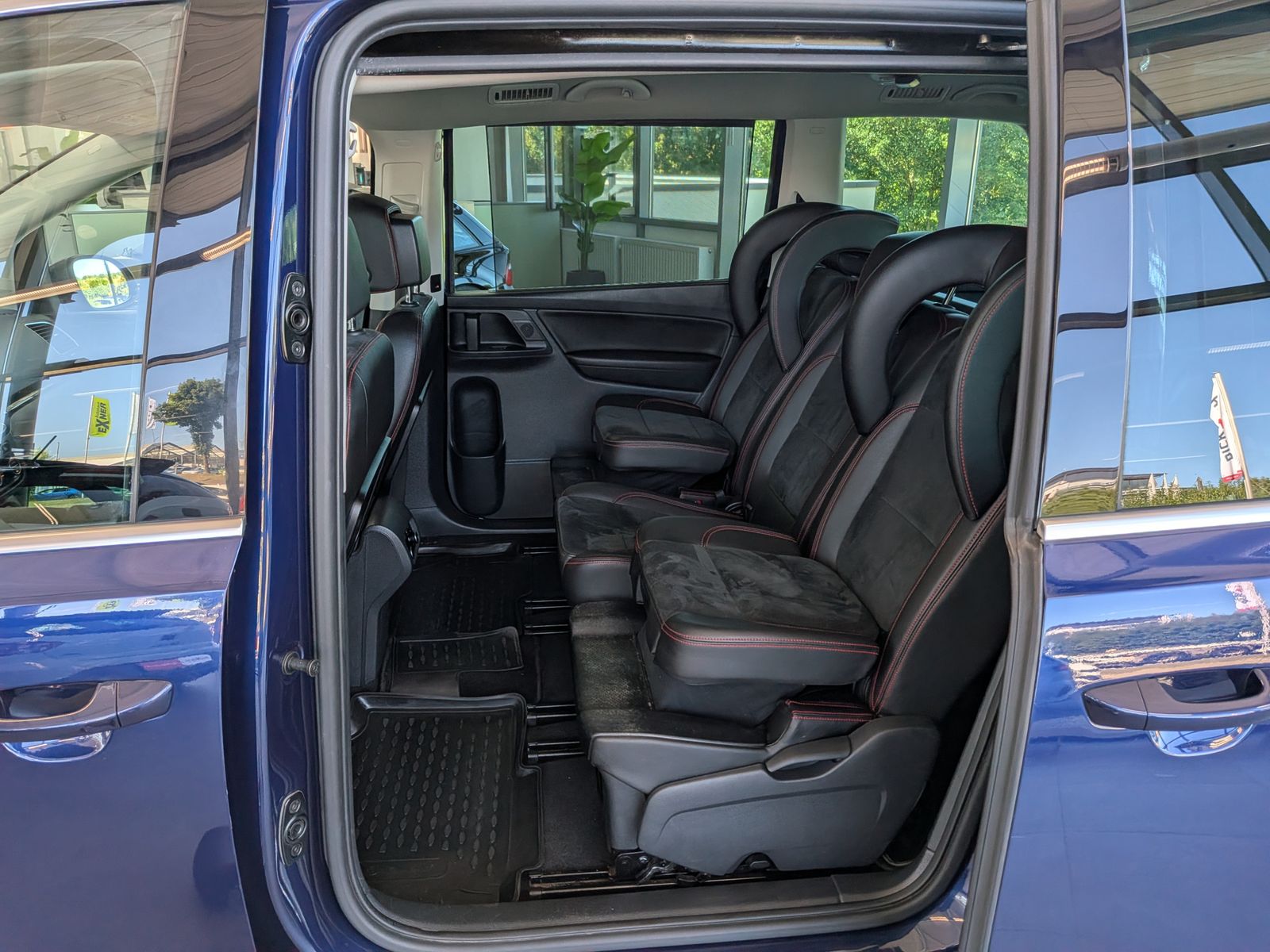 Fahrzeugabbildung SEAT Alhambra FR-Line Allrad BI-Xenon Cam 7-Sitz AHK