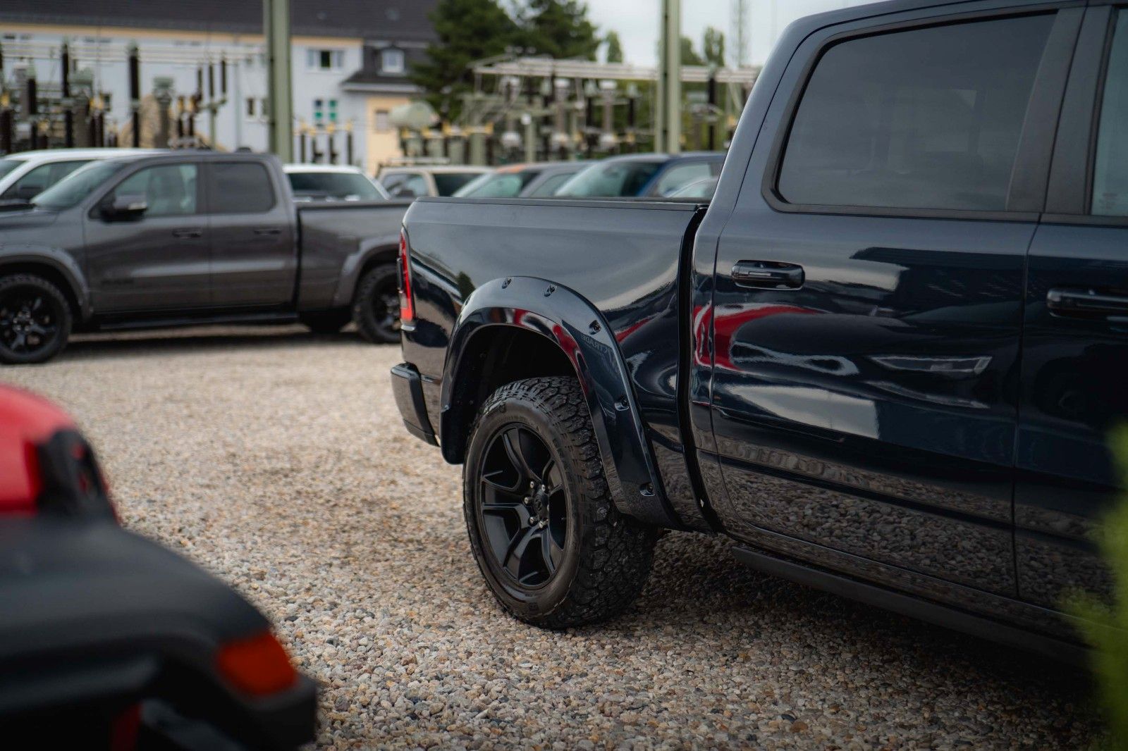 Fahrzeugabbildung Dodge RAM 5.7 V8 HEMI 4x4 OFFROAD Night Limited 19%