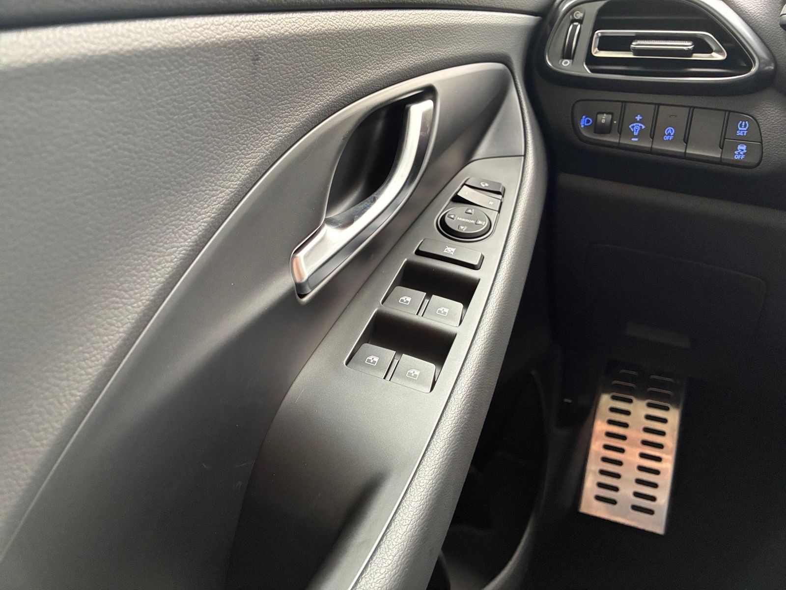 Fahrzeugabbildung Hyundai i30 1.6 T-GDI N Line Kamera,LED,Navi,Pano,SHZ,SD