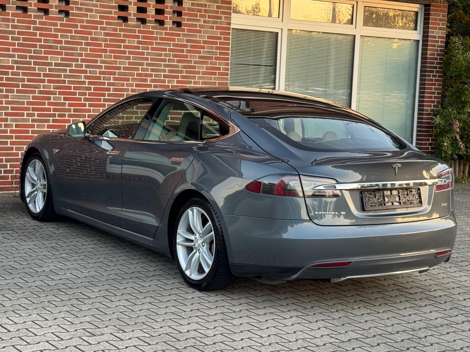 TESLA MODEL  - 421 CV - P85 - SUPERCHARGE GRATUITE
