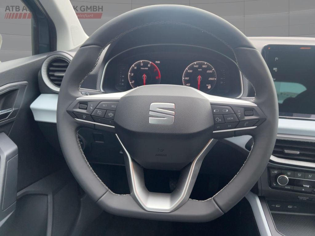 Fahrzeugabbildung SEAT Arona 1.0 TSI ROAD EDITION  NAVI SITZH.