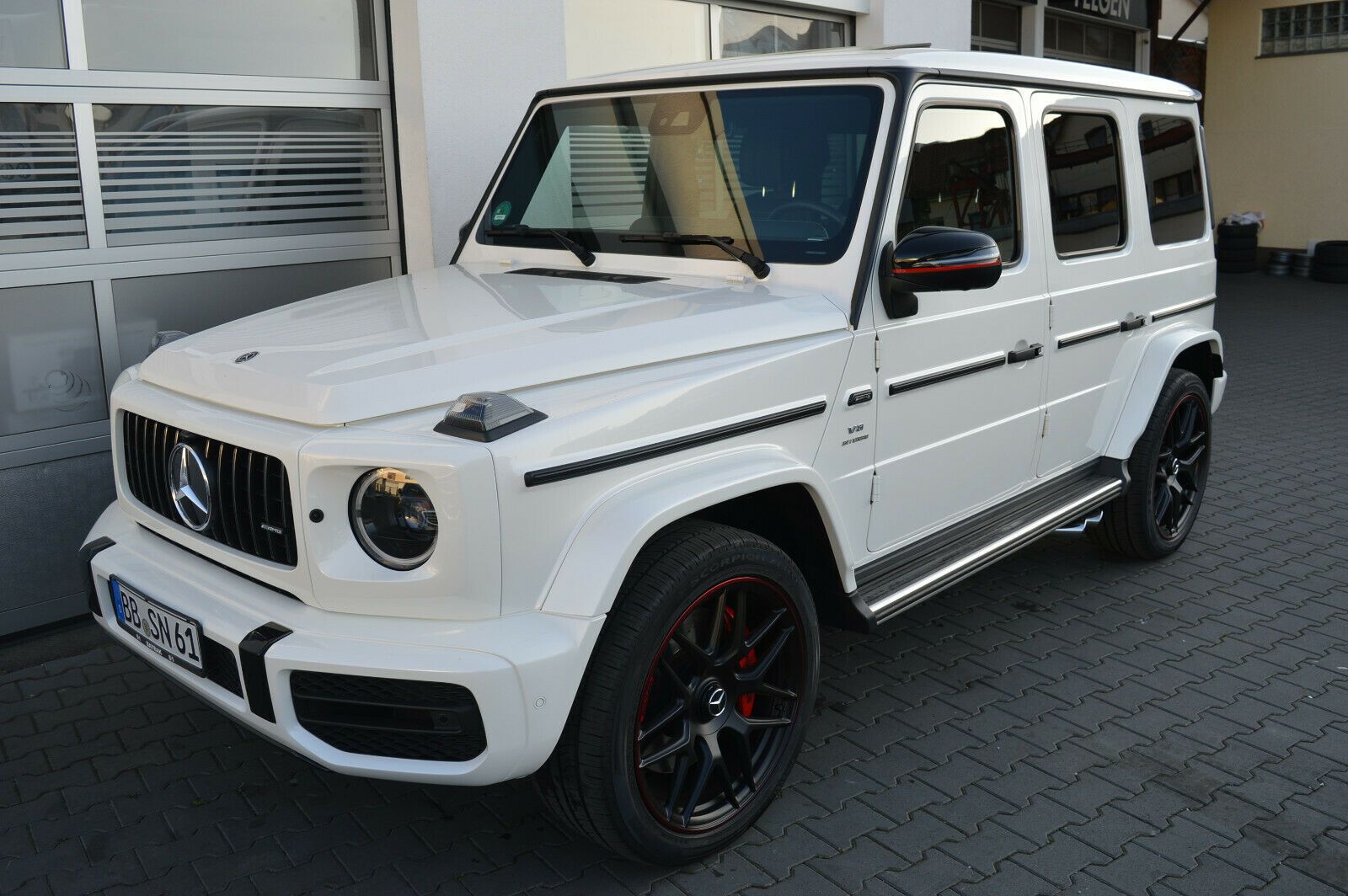 MERCEDES-BENZ G 63 AMG*Exclusive*Burmester*NightP*360*SHD*MLED