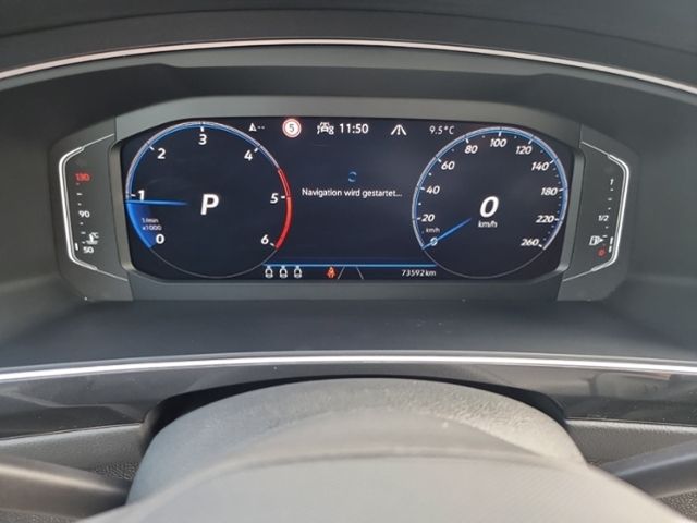 Fahrzeugabbildung Volkswagen Tiguan R-LINE 2,0 TDI DSG 4MOTION PANO AHK EASY