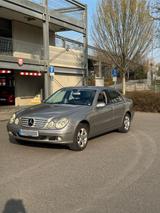 Mercedes-Benz E 280 4MATIC Elegance 2. Hand Scheckheft 8 Fach  - Mercedes-Benz E 280 aus 2005