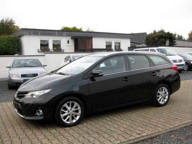 Toyota Auris Touring Sports 1,6-l Executive, Navi, SH