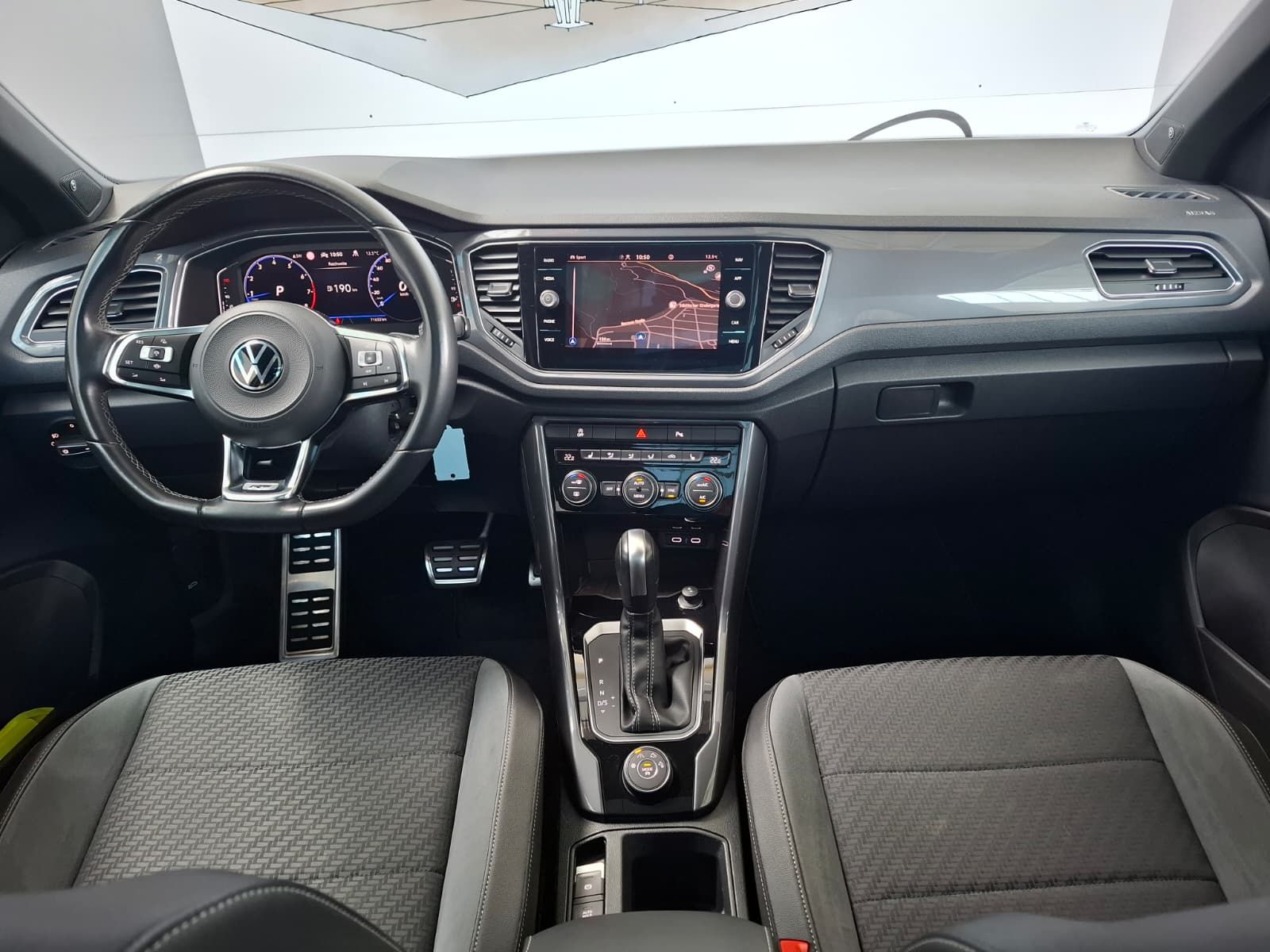 Fahrzeugabbildung Volkswagen T-Roc R-Line 2.0 TSI DSG 4Motion +ACC +DCC +LED