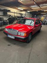 Mercedes-Benz MERCEDES BENZ 190D 2.5 OLDTIMER - Mercedes-Benz 190 mit Diesel-Antrieb: 2.5