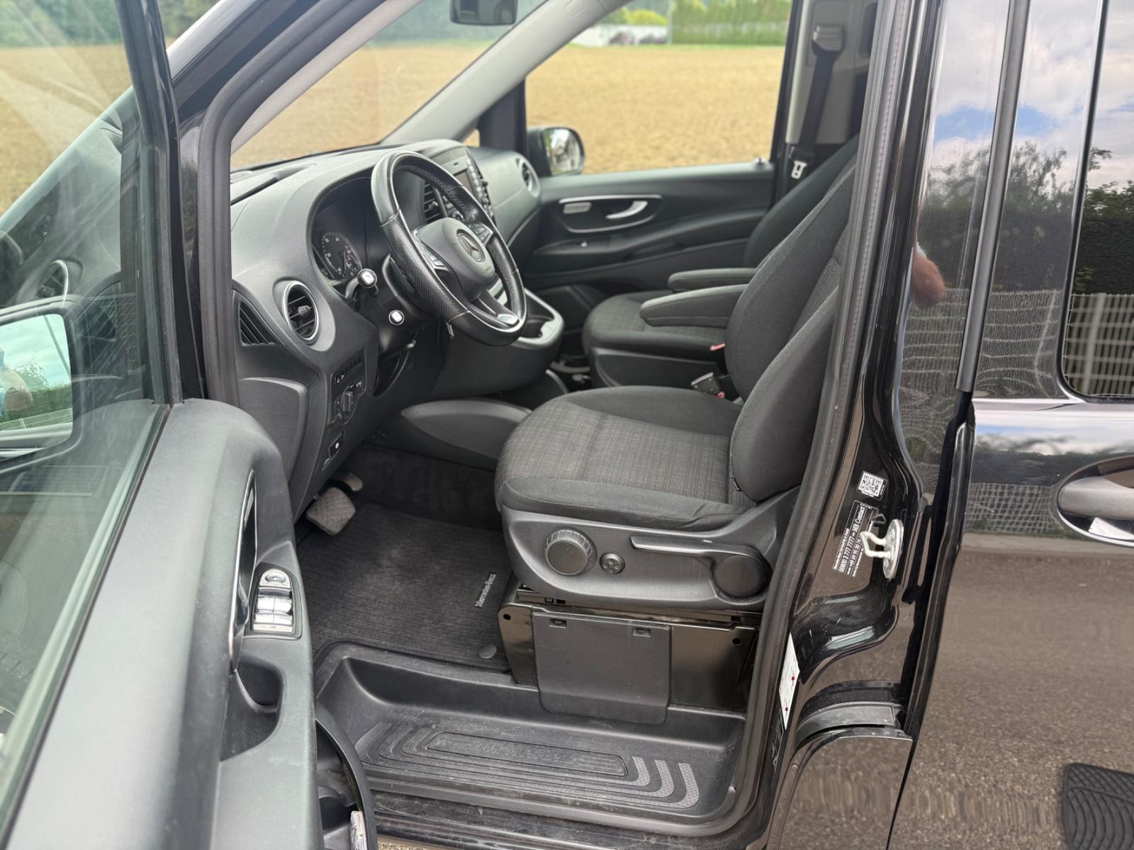 Mercedes-Benz Vito Tourer 4MATIC Lang,8-Sitze,Navi,Aut.,SHZ,AH