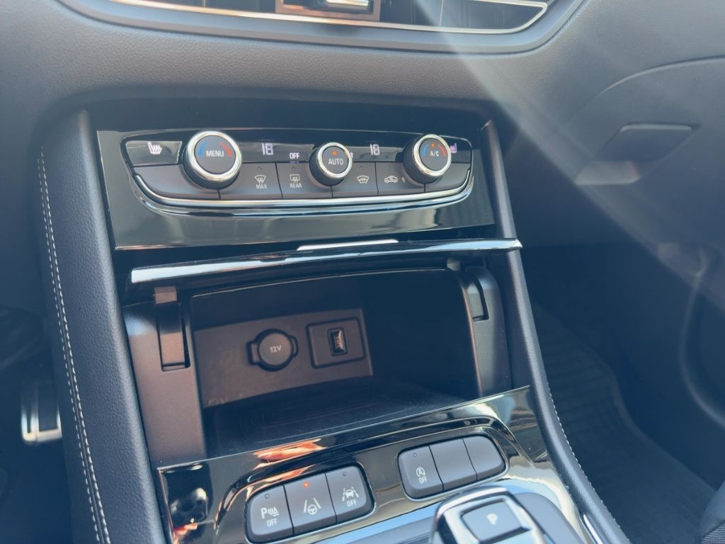 Fahrzeugabbildung Opel Grandland GS, Navi, SHZ, LHZ, 360 Kamera, PDC