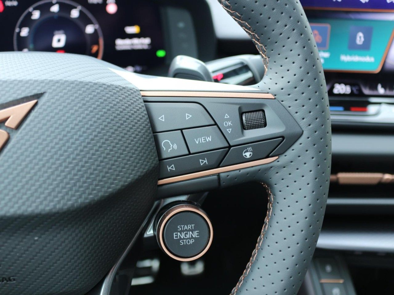 Fahrzeugabbildung CUPRA Terramar VZ 1.5 e-Hybrid DSG