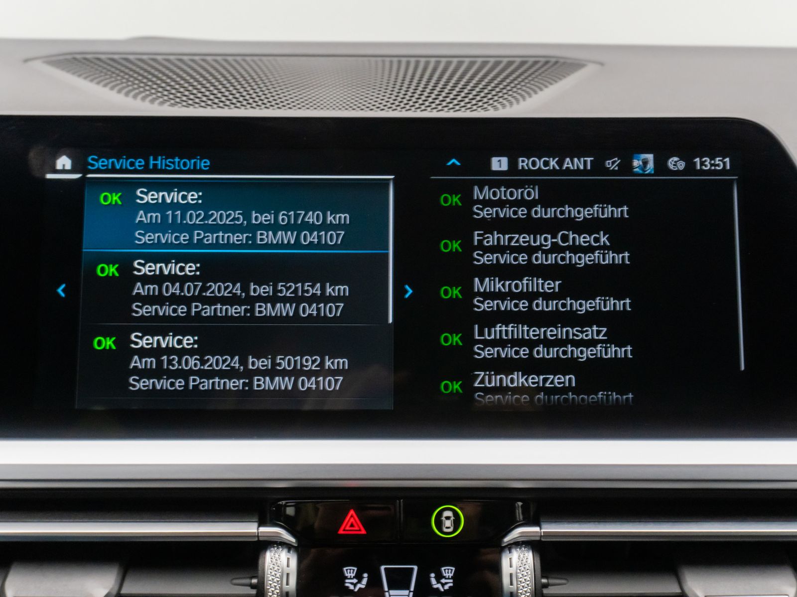 Fahrzeugabbildung BMW 330e xD Alarm DAB Komfort WLAN PDC Sport Leder