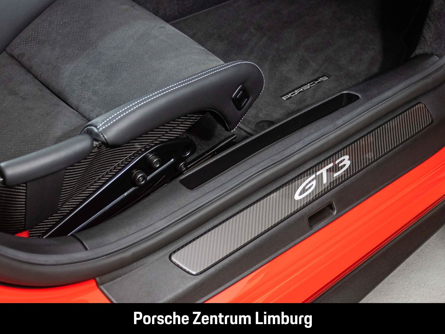 Porsche 992 911 GT3 Clubsportpaket Sportabgas nur 8.50km foto 23