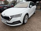 Skoda Octavia Combi First Edition LEDER NAVI PANO - Skoda Octavia Edition mit Diesel-Antrieb